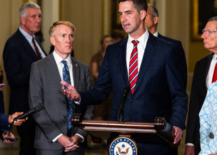 Senators Warn of Intelligence Gaps if Surveillance Program Expires