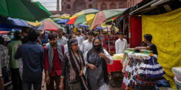 Laboring Under Delhi’s Harsh Heat, Workers Must Choose Health or Wages