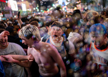 17 Arrested, 1 Officer Injured in N.Y.C. Celebrations of Knicks’ Game 2 Win