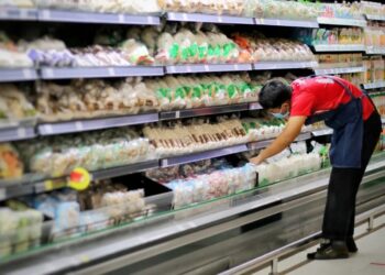 Supermarket workers’ grim reality: Not enough cash for lunch, wearing diapers in lieu of breaks