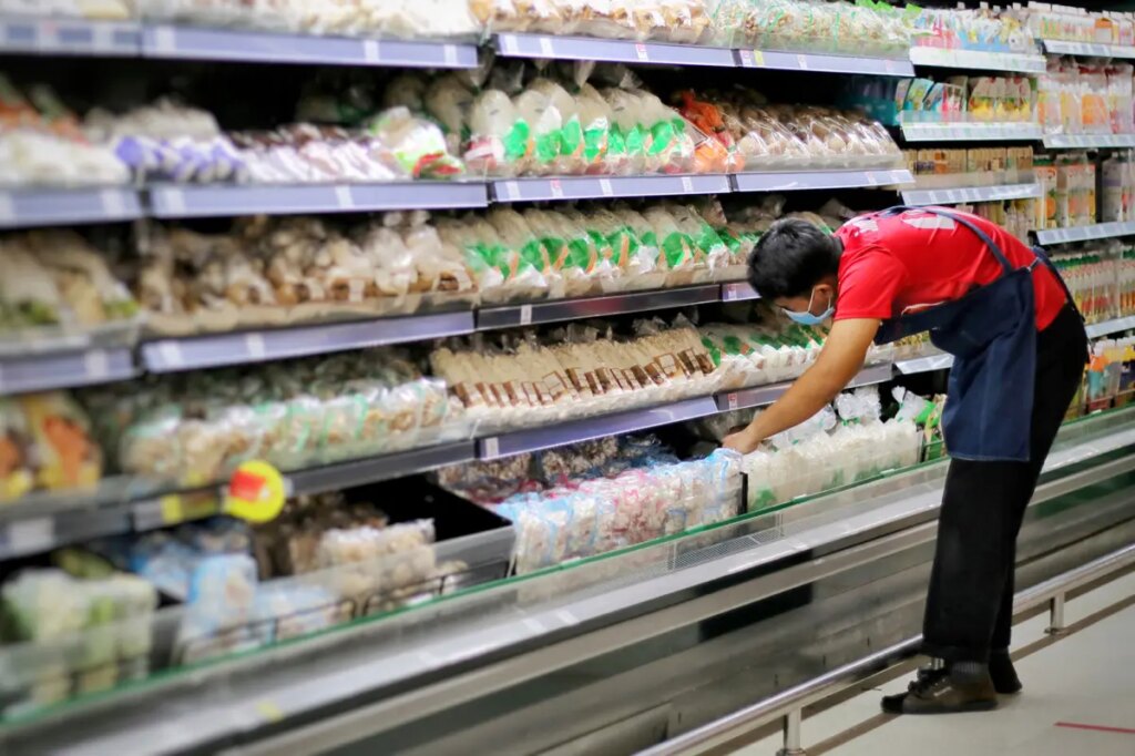Supermarket workers’ grim reality: Not enough cash for lunch, wearing diapers in lieu of breaks