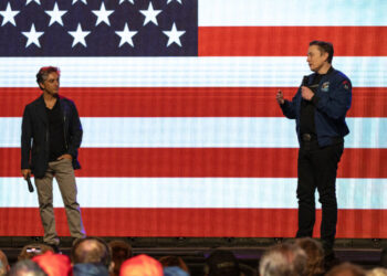 It Pays to Be Elon Musk’s Friend as SpaceX Goes Public