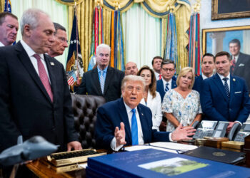 White House Again Shrugs Off High Prices Amid War With Iran