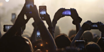 Canada Moves to Ban Social Media Use for Youth Under 16