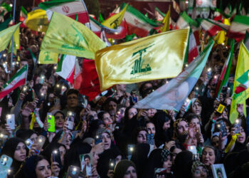 Trump Threatens More Strikes Against Iran, Citing Stalled Peace Talks
