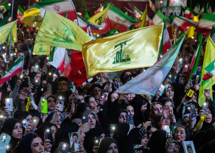 Trump Threatens More Strikes Against Iran, Citing Stalled Peace Talks