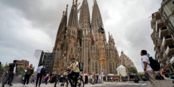Pope Leo Is Blessing the Sagrada Familia. To Some, the Church Is a Curse.