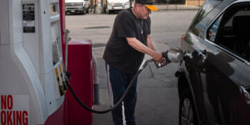 Oil Prices Rise as U.S. Launches New Attack on Iran