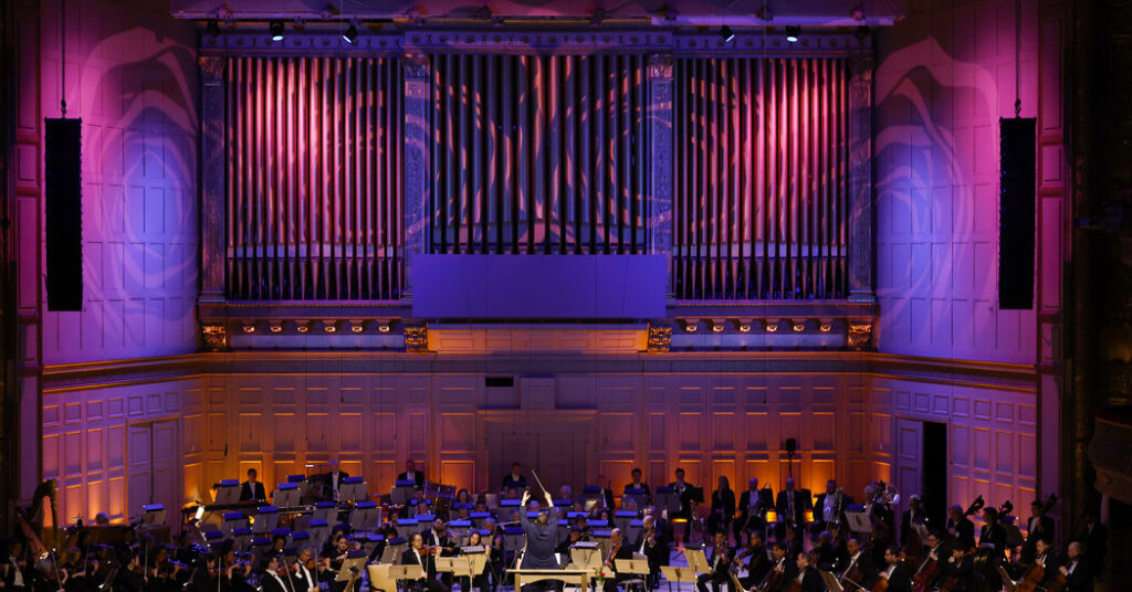 Boston Symphony, in Crisis Over Conductor’s Dismissal, Concedes Mistakes
