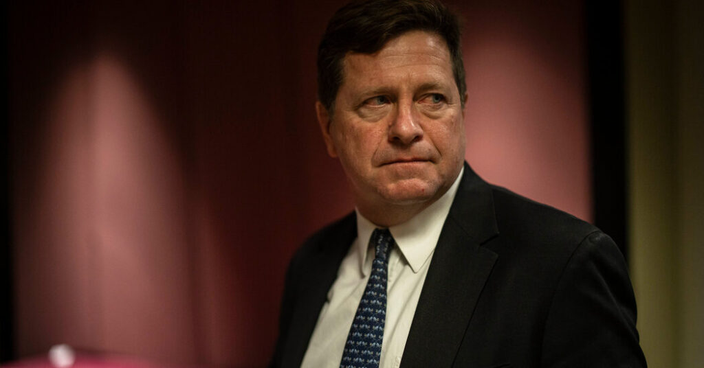 Trump Picks New Intelligence Chief After Revolt Over Pulte