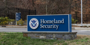 Women Who Fled Iran Are to Be Deported to Central African Republic, Lawyers Say