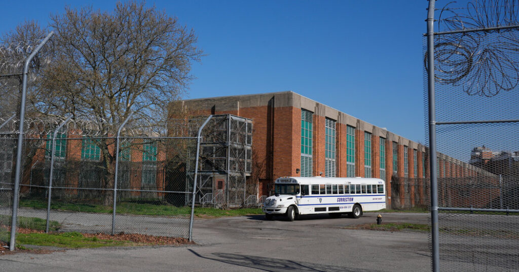 Rikers Employee Charged With Extorting Corrections Officers for Gifts