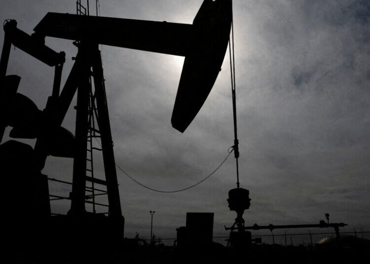 Oil Falls, Stocks Rise as Trump Signals Iran Peace Deal Takes Shape