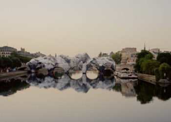 Conjuring a Mountainous Illusion Out of the Oldest Bridge in Paris