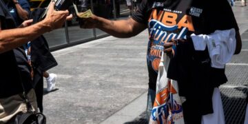 A Great Run for the Knicks Means a Great Run for T-Shirt Bootleggers
