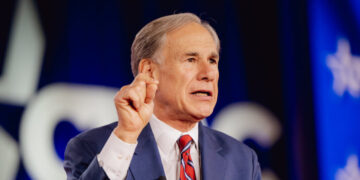 To Defeat Democrats, Texas Governor Embraces the Hard Right