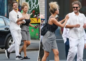 Joshua Jackson, model Olivia Burgess spark dating rumors with cozy NYC outing