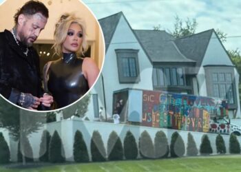 Movers spotted outside Jelly Roll, Bunnie Xo’s Nashville home after divorce news