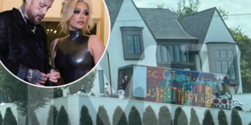 Movers spotted outside Jelly Roll, Bunnie Xo’s Nashville home after divorce news