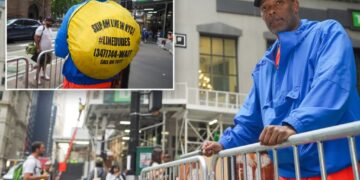 Desperate Knicks fans pay line sitters big bucks to hold prime spots for historic parade: ‘There’s electricity in the air’