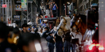 Knicks Bring Back Watch Party Outside the Garden for Game 5