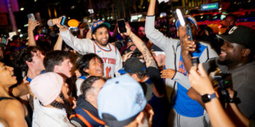 The Young Streamers Who Are Trying to ‘Make It Big’ Off Knicks Mania