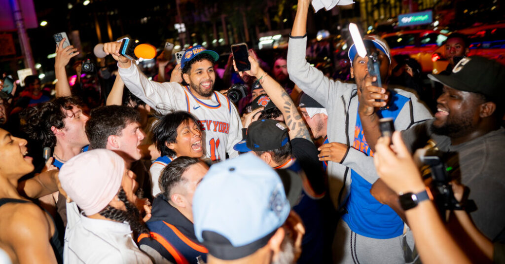 The Young Streamers Who Are Trying to ‘Make It Big’ Off Knicks Mania
