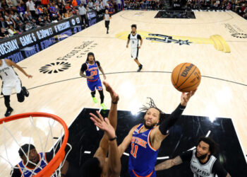 ‘A Lifetime Dream’: Knicks Fans Celebrate from New York City to Texas
