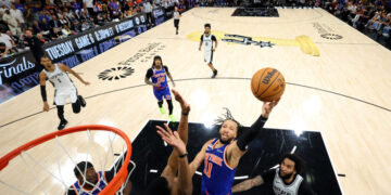‘A Lifetime Dream’: Knicks Fans Celebrate from New York City to Texas