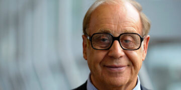 Jean Ziegler, Swiss Gadfly Who Provoked His Countrymen, Dies at 92
