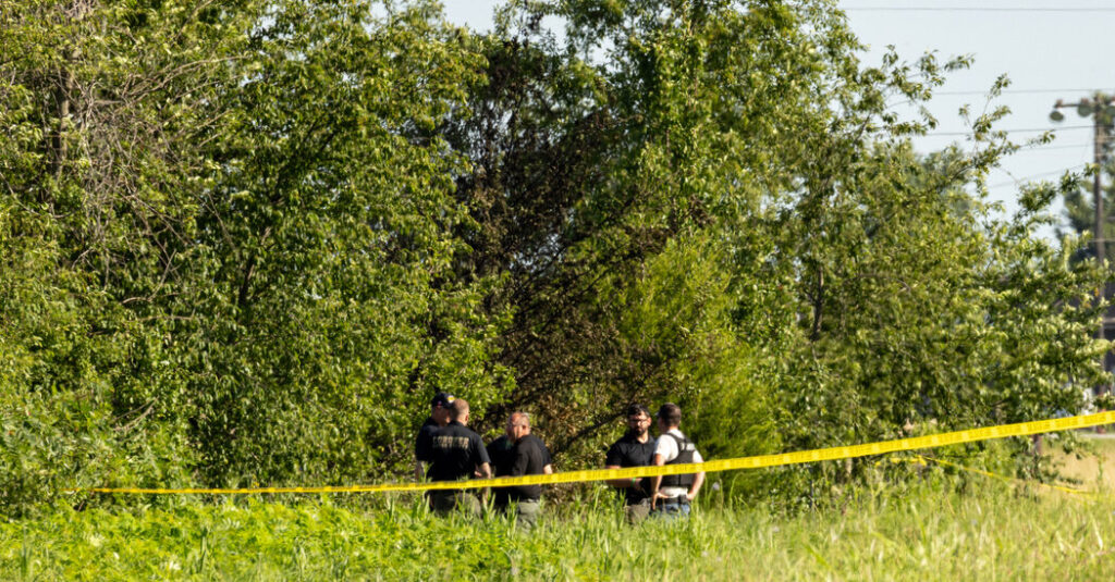 Investigators Look for Electronic Devices of Victims in Skydiving Crash