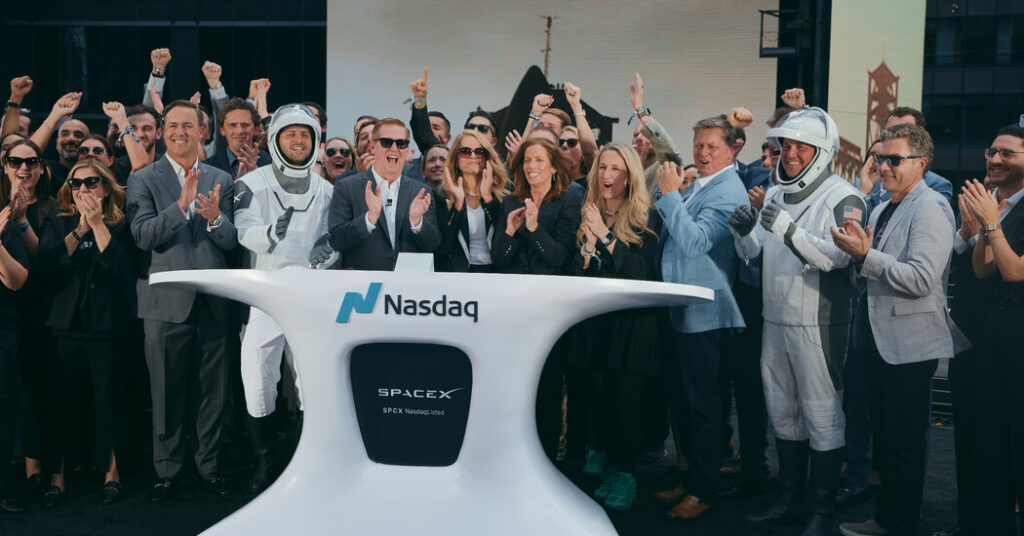 SpaceX’s Stock Surges on First Full Day of Trading