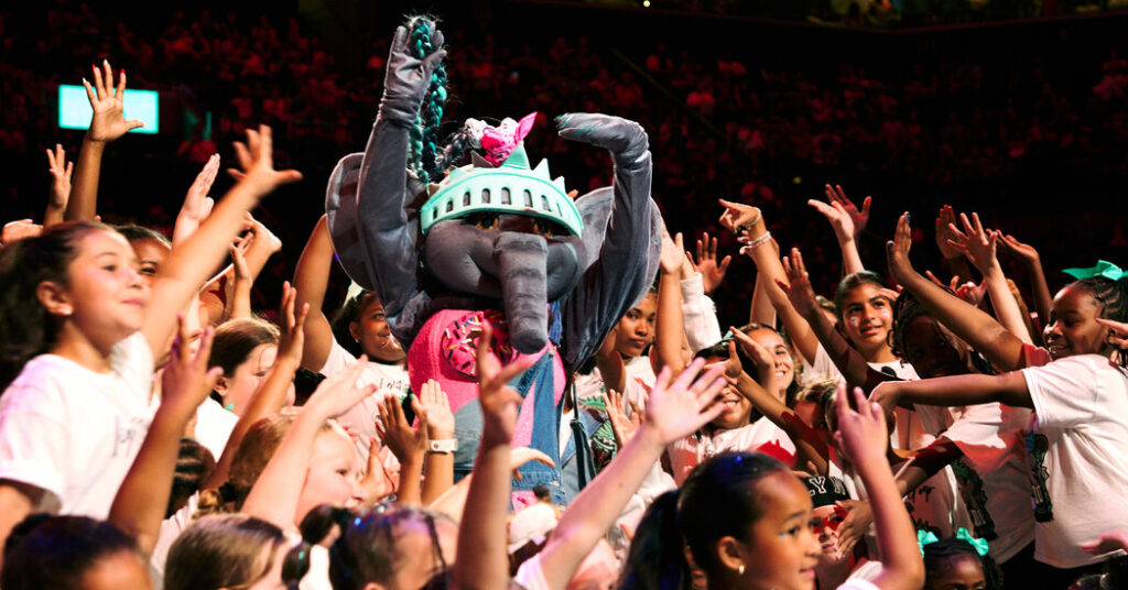 Ellie the Elephant’s Still Got It