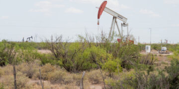 Oil Prices Continue to Fall as Traders Assess U.S.-Iran Deal