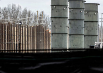 D.O.J. Seeks to Halt Air Pollution Lawsuit Against xAI Data Center