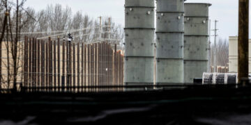 D.O.J. Seeks to Halt Air Pollution Lawsuit Against xAI Data Center