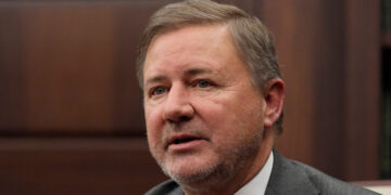 Attorney General and Businessman Make Oklahoma Governor’s Runoff