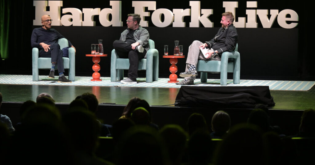 How the ‘Hard Fork’ Hosts Bring Their Podcast to a Live Audience