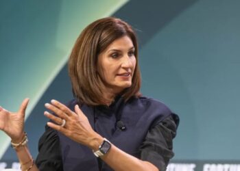 Should you treat AI agents as colleagues? Fortune 500 executives can’t settle the debate