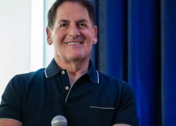 Mark Cuban put $500K into a stranger’s rocket company over email. It’s now a SpaceX competitor worth $4 billion