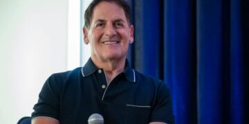 Mark Cuban put $500K into a stranger’s rocket company over email. It’s now a SpaceX competitor worth $4 billion