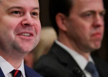 Ousted GOP senator wastes no time going rogue on Trump’s DNI pick after primary betrayal
