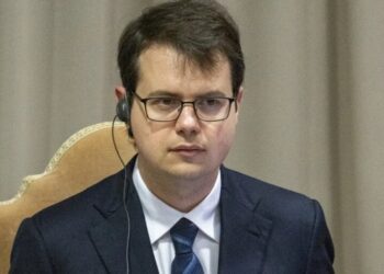 Who is Chris Olah? The atheist Anthropic cofounder the Pope chose to sit beside him at the Vatican and tell the tech industry it can’t govern itself