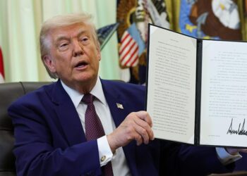 Trump Makes It Easier to Fire Thousands of Federal Workers