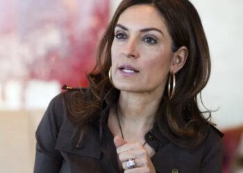 NYU Stern professor Suzy Welch says the career aspiration to follow your passion is ‘dumb advice’