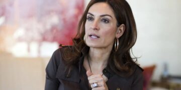 NYU Stern professor Suzy Welch says the career aspiration to follow your passion is ‘dumb advice’
