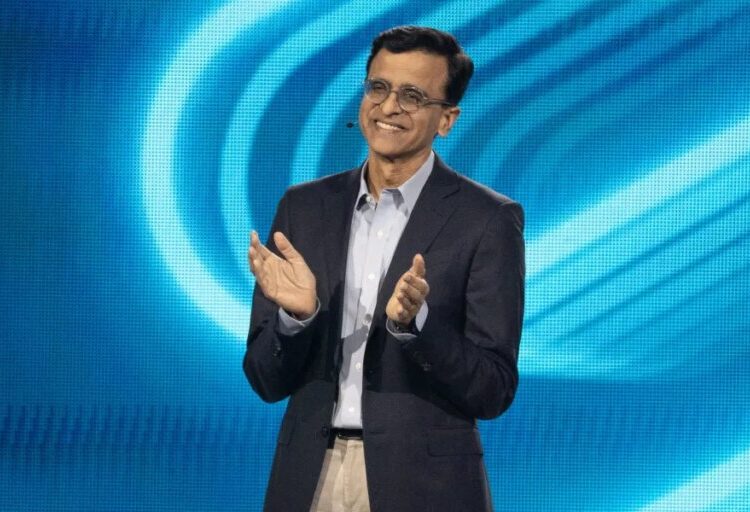 Snowflake CEO says there’s a big myth at the heart of every org chart