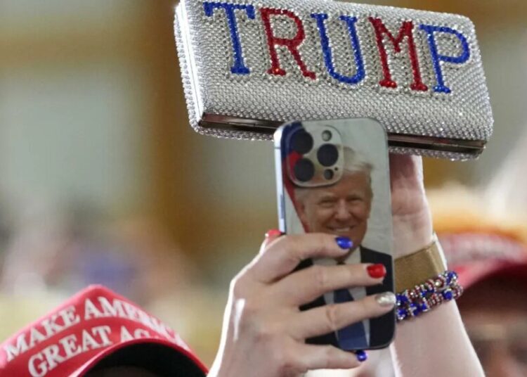 MAGA does backflips over potential jailing of Dem governor: ‘Lock them up!’
