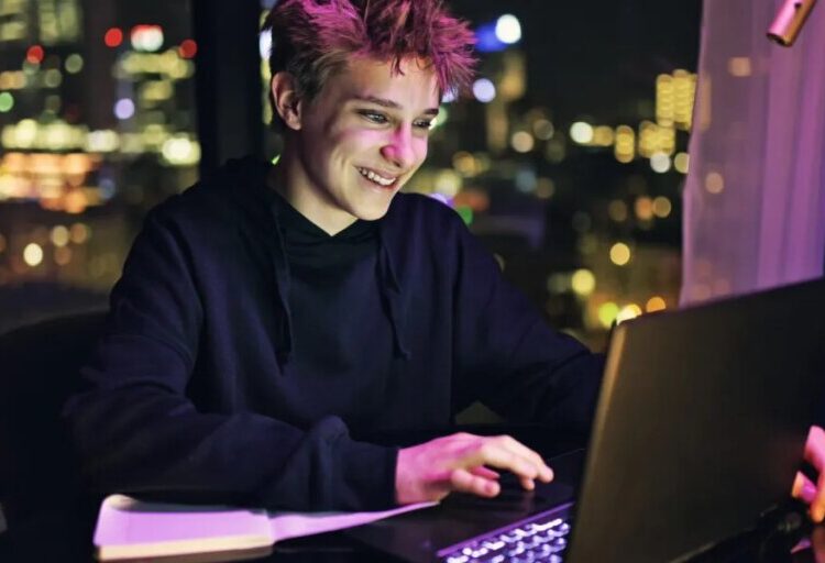 Around 22 million teenagers are making their pocket money on video games, online reselling, and in-game platforms like Roblox