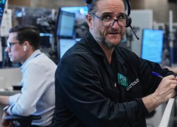 Mystery NASDAQ selloff adds tension into a make-or-break week for the AI trade